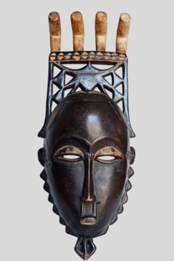 masque africain yaoure kokole kwain de la cote d'ivoire