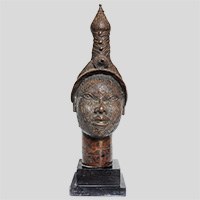 tete de roi ife en bronze