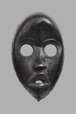 masque dan en bois du peuple yacouba de la cote divoire